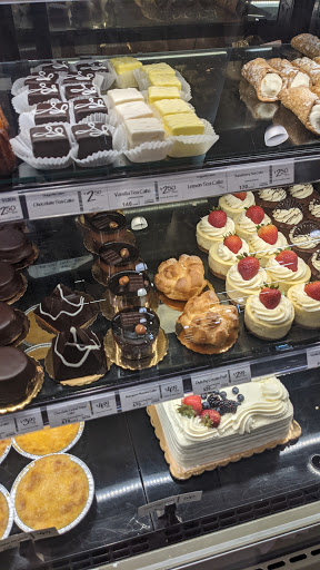 Shopping Mall «Fig Garden Village Shopping Center», reviews and photos, 790 W Shaw Ave, Fresno, CA 93704, USA