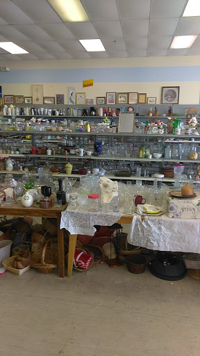 Thrift Store «Worn Again Thrift Shop», reviews and photos, 12864 US-301, Dade City, FL 33525, USA