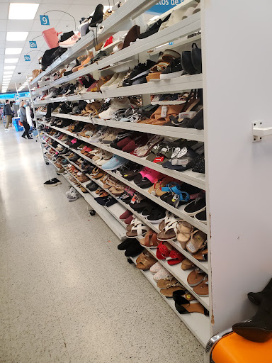 Clothing Store «Ross Dress for Less», reviews and photos, 7884 Van Nuys Blvd, Van Nuys, CA 91402, USA