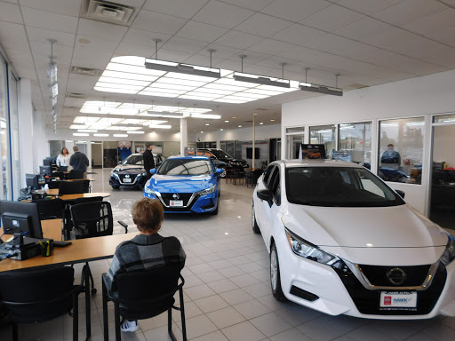 Car Dealer «Nissan of St. Charles», reviews and photos, 2535 E Main St, St Charles, IL 60174, USA