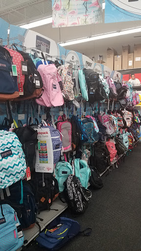 Office Supply Store «Staples», reviews and photos, 6272 Saginaw Rd, Grand Blanc, MI 48439, USA