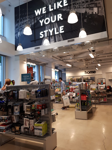 Department Store «Nordstrom Rack 12th Street», reviews and photos, 555 12th St NW c120, Washington, DC 20004, USA