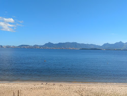 Foto de Praia da Bica e o assentamento