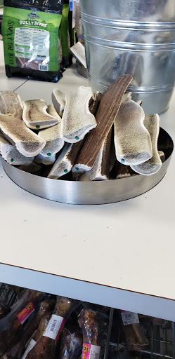 Pet Supply Store «Healthy Pet Natural Pet Care Market», reviews and photos, 2620 N Farnsworth Ave, Aurora, IL 60502, USA