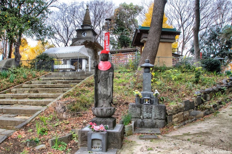 萬霊供養塔