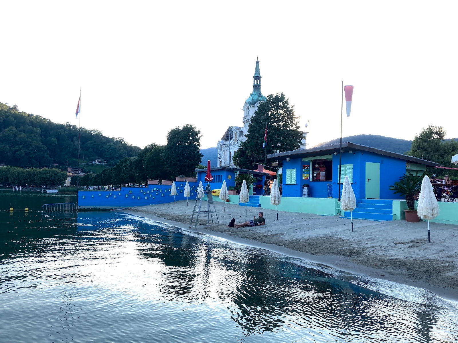 Foto de Strandbad Bonigen com baía espaçosa