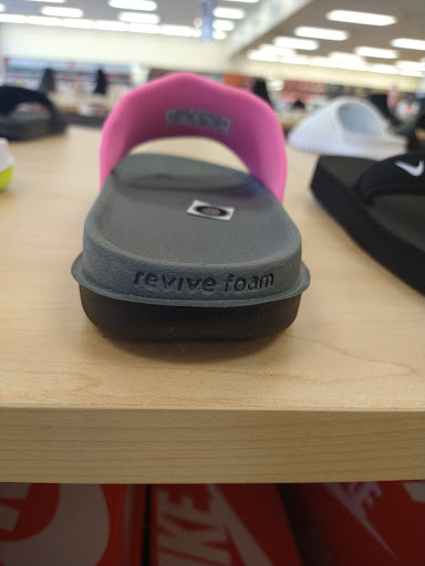 Shoe Store «Famous Footwear Outlet», reviews and photos, 5580 International Dr, Orlando, FL 32819, USA