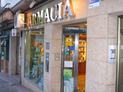 Información y opiniones sobre Farmacia Finisterre 135 de La Coruña