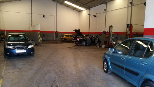 Clínica Veterinaria Poveda en Roquetas de Mar