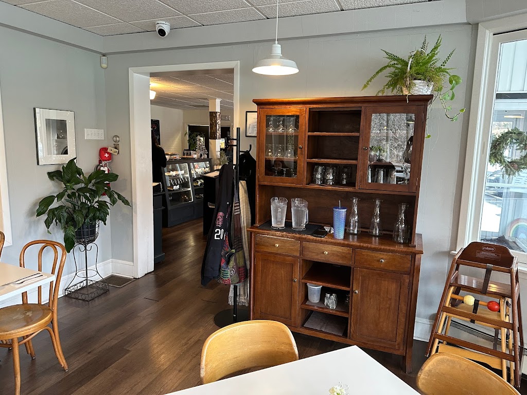 Gracie's Luncheonette 12451