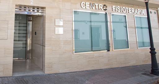 Clínica de fisioterapia y osteopatía OSTEOFISIONEMU en Hinojosa del Duque, Córdoba