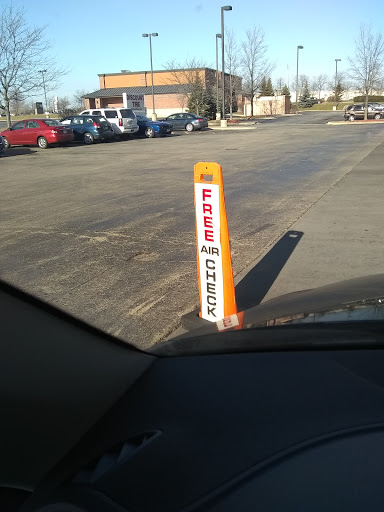 Tire Shop «Discount Tire Store - Bolingbrook, IL», reviews and photos, 785 E Boughton Rd, Bolingbrook, IL 60440, USA