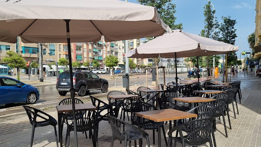 Tot Brasa - Av. dels Tarongers, 34, 46011 València, Valencia, España