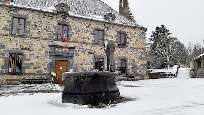 Mairie Murat le Quaire à Murat-le-Quaire