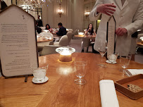 Atmosphère du Restaurant Alain Ducasse au Plaza Athénée à Paris - n°11