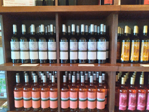 Vineyard «Baiting Hollow Farm Vineyard», reviews and photos, 2114 Sound Ave, Calverton, NY 11933, USA