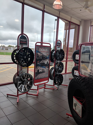 Tire Shop «Discount Tire», reviews and photos, 2900 Mt Williams Dr, Norman, OK 73069, USA
