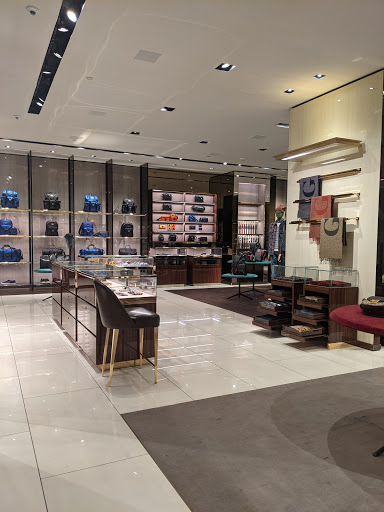 Boutique «Gucci», reviews and photos, 6600 Topanga Canyon Blvd #1084, Canoga Park, CA 91303, USA