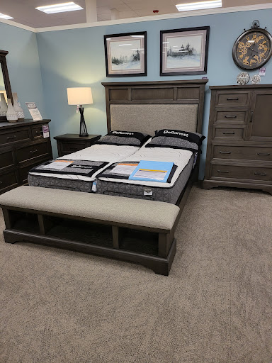 Furniture Store «Raymour & Flanigan Furniture and Mattress Store», reviews and photos, 1360 S Washington St, North Attleborough, MA 02760, USA