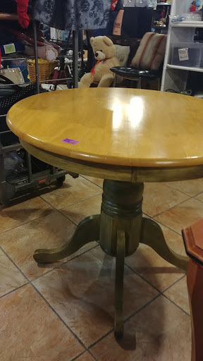 Thrift Store «Thrifty Nickel Tampa Thrift Store Re-Sale», reviews and photos, 7706 W Hillsborough Ave, Tampa, FL 33615, USA