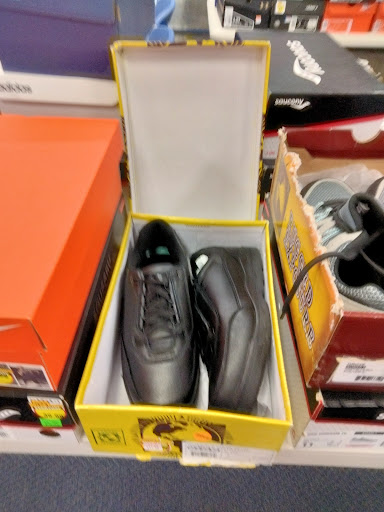 Sporting Goods Store «Big 5 Sporting Goods», reviews and photos, 510 Contra Costa Blvd, Pleasant Hill, CA 94523, USA