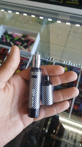 Tobacco Shop «The House of Vape and Smoke», reviews and photos, 944 W 6th St #114, Corona, CA 92882, USA