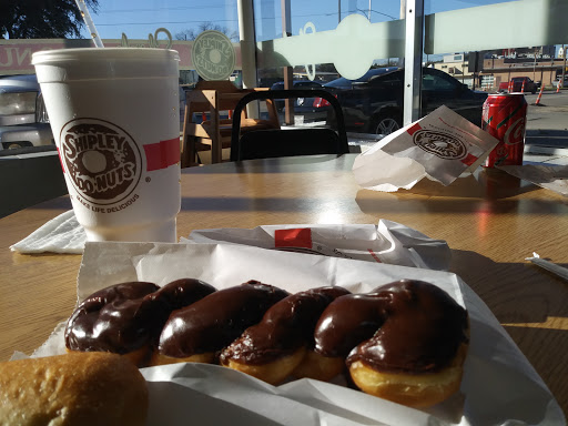 Donut Shop «Shipley Do-Nuts», reviews and photos, 501 E Abram St, Arlington, TX 76010, USA