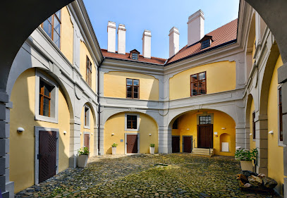 Zámecký areál Ctěnice - Muzeum města Prahy