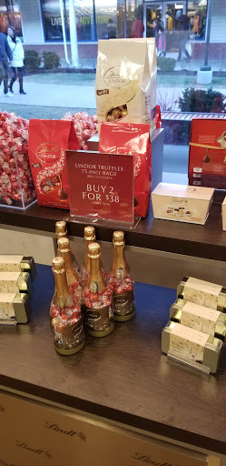 Chocolate Shop «Lindt Factory Outlet (Wrentham Village)», reviews and photos, 1 Outlet Blvd, Wrentham, MA 02093, USA