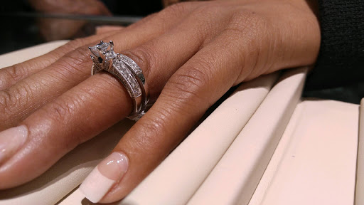 Jewelry Store «Kay Jewelers», reviews and photos, 9301 Tampa Ave #179, Northridge, CA 91324, USA