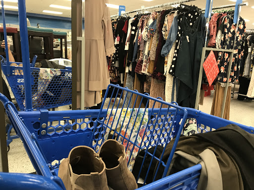 Clothing Store «Ross Dress for Less», reviews and photos, 3701 Truxel Rd, Sacramento, CA 95834, USA