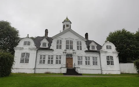 Damsgård Country Mansion image