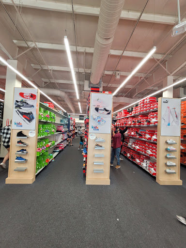 Shopping Mall «Carolina Premium Outlets», reviews and photos, 1025 Outlet Center Dr, Smithfield, NC 27577, USA