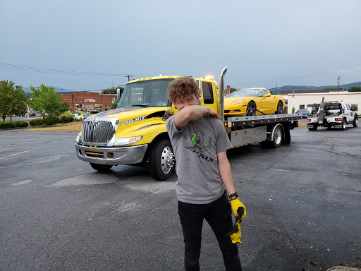 Auto Body Shop «Royal Auto Works Inc», reviews and photos, 706 N Royal Ave, Front Royal, VA 22630, USA