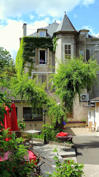 Extérieur du Restaurant Logis Hôtel - les Capucins à Avallon - n°9