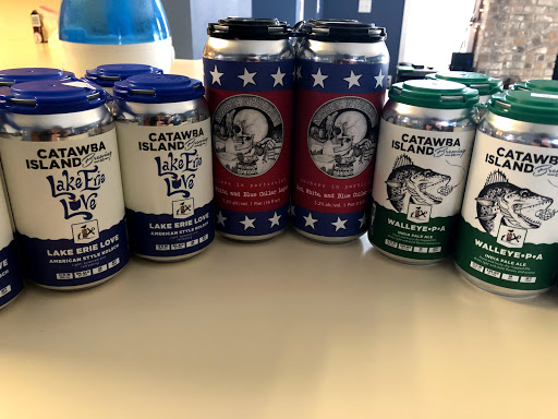 Beer Store «Holloway Beverage Center», reviews and photos, 7130 Airport Hwy, Holland, OH 43528, USA