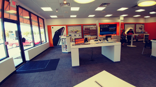 Cell Phone Store «AT&T Authorized Retailer», reviews and photos, 140 S Main St, Milford, MA 01757, USA