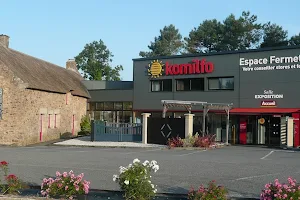 Komilfo Espace Fermetures à Vannes - Pergolas, Stores, Fenêtres, Menuiseries image