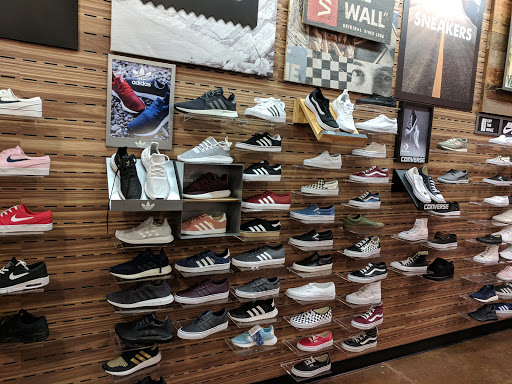 Clothing Store «Tillys», reviews and photos, 6581 N Riverside Dr, Fresno, CA 93722, USA