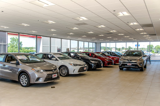 Toyota Dealer «Voss Toyota», reviews and photos, 2110 Heller Dr, Dayton, OH 45434, USA