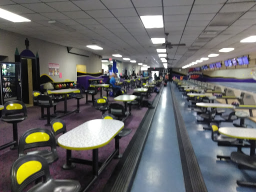 Bowling Alley «Colonial Lanes», reviews and photos, 400 Primrose Dr, Orlando, FL 32803, USA