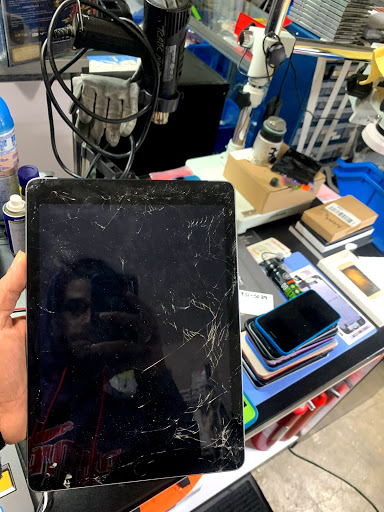 Cell Phone Store «Phone Geek Cellular Repair», reviews and photos, 6125 S Sheridan Rd, Tulsa, OK 74133, USA