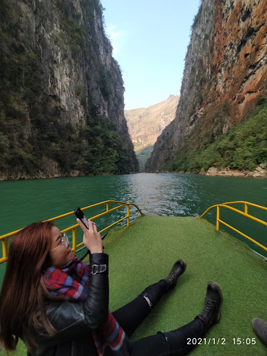 Lối xuống bến thuyền sông Nho Quế