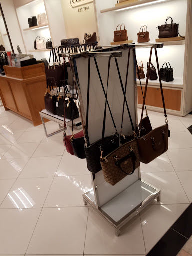 Department Store «Lord & Taylor», reviews and photos, 760 Boylston St, Boston, MA 02199, USA