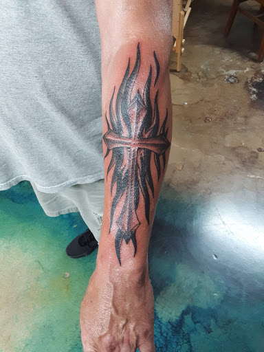 Tattoo Shop «Arcola Creek Tattoo», reviews and photos, 123 N Lake St, Madison, OH 44057, USA