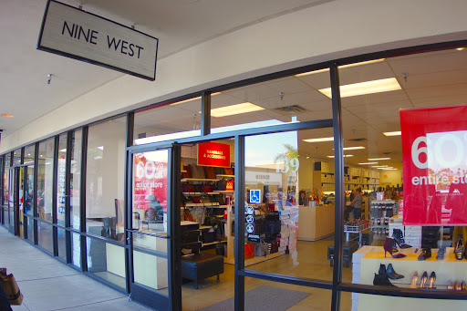 Shopping Mall «Pismo Beach Premium Outlets», reviews and photos, 333 5 Cities Dr, Pismo Beach, CA 93449, USA