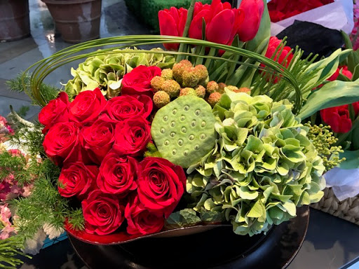 Carolas Floral Designs image