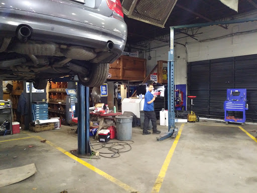 Truck Repair Shop «Freestate Auto & Truck Service», reviews and photos, 200 Ritchie Rd, Capitol Heights, MD 20743, USA