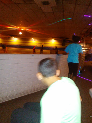 Roller Skating Rink «Rollero Family Roller Skating Center LLC», reviews and photos, 7318 W Indian School Rd, Phoenix, AZ 85033, USA
