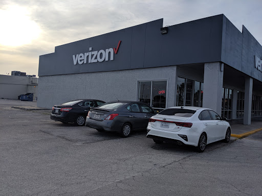 Cell Phone Store «Verizon Authorized Retailer – Cellular Sales», reviews and photos, 1489 E Court St, Seguin, TX 78155, USA